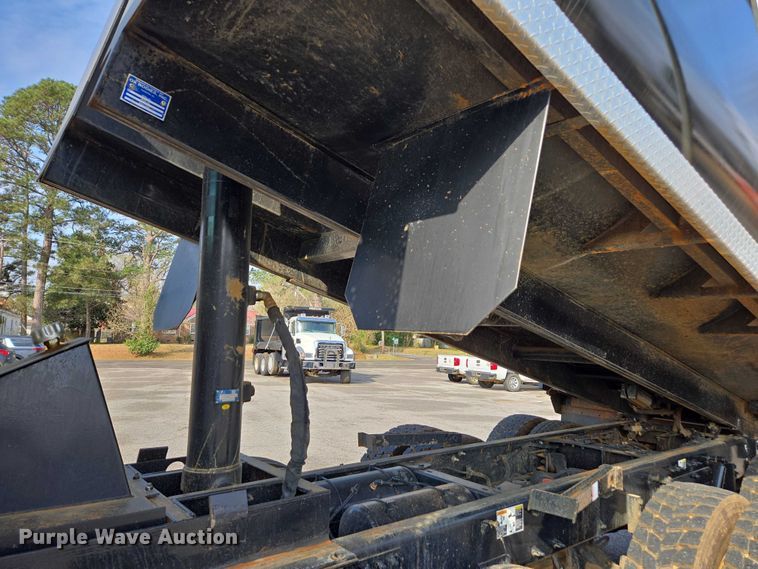 image for item EB6492 2025 Kenworth T880 dump truck