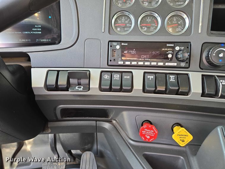 image for item EB6492 2025 Kenworth T880 dump truck