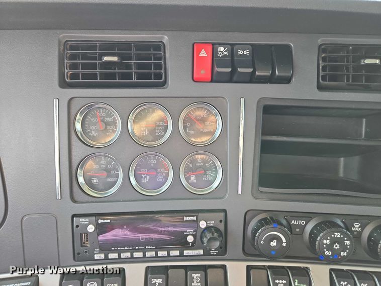 image for item EB6492 2025 Kenworth T880 dump truck