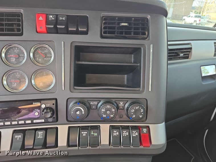 image for item EB6492 2025 Kenworth T880 dump truck