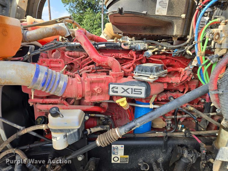 image for item EB6492 2025 Kenworth T880 dump truck