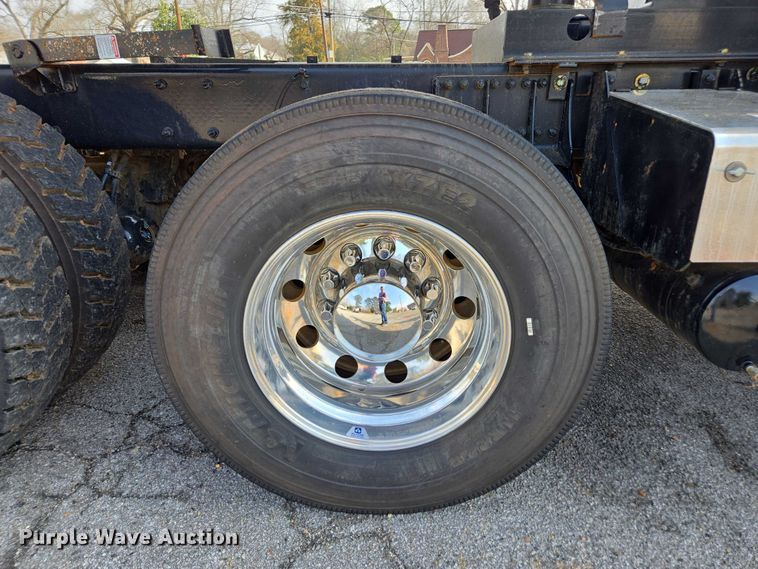 image for item EB6492 2025 Kenworth T880 dump truck