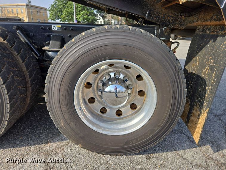 image for item EB6492 2025 Kenworth T880 dump truck