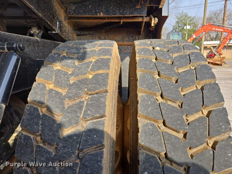 image for item EB6492 2025 Kenworth T880 dump truck