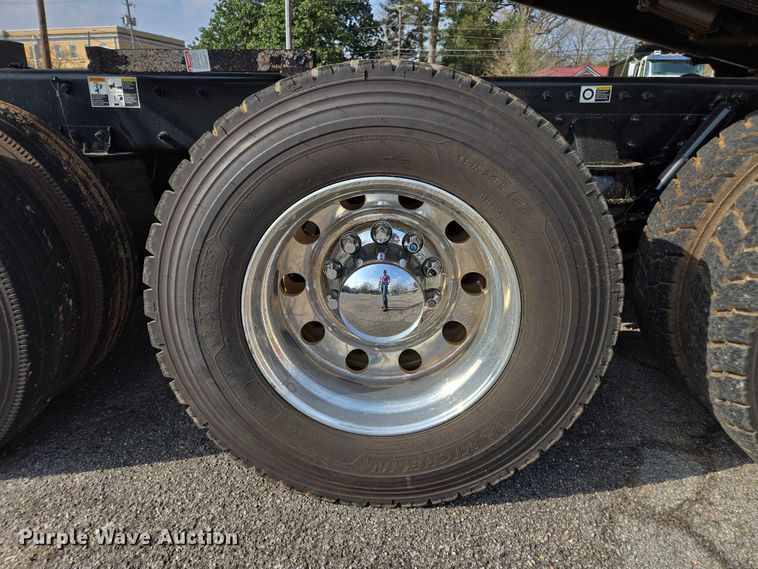 image for item EB6492 2025 Kenworth T880 dump truck