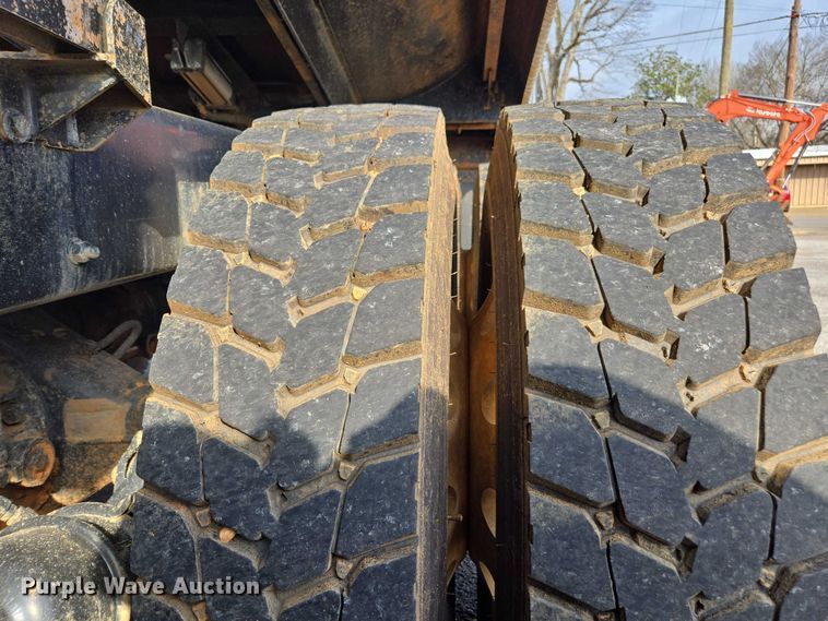 image for item EB6492 2025 Kenworth T880 dump truck