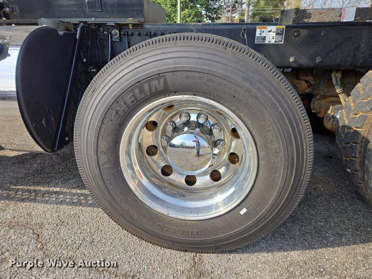 image for item EB6492 2025 Kenworth T880 dump truck