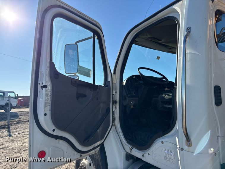 image for item EC4564 2010 Freightliner M2 crane truck