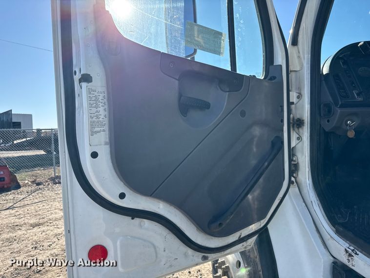 image for item EC4564 2010 Freightliner M2 crane truck