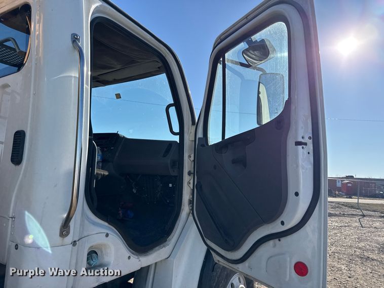 image for item EC4564 2010 Freightliner M2 crane truck