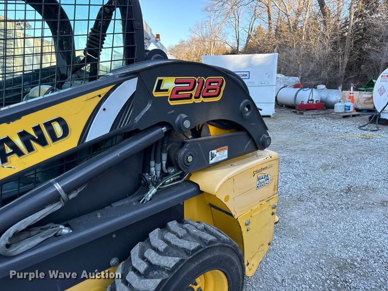 image for item EC4568 2011 New holland L218 skid steer loader