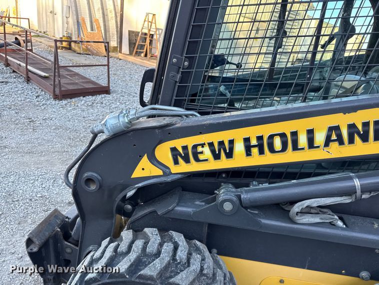 image for item EC4568 2011 New holland L218 skid steer loader