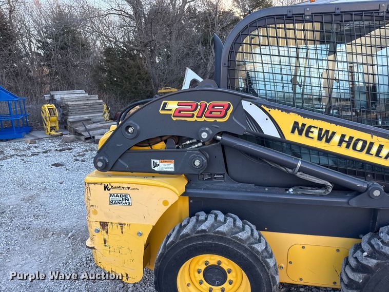 image for item EC4568 2011 New holland L218 skid steer loader