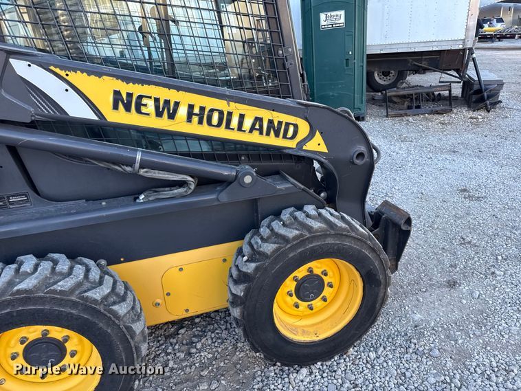 image for item EC4568 2011 New holland L218 skid steer loader