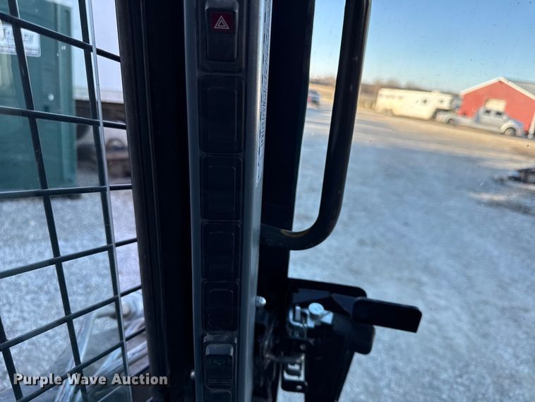 image for item EC4568 2011 New holland L218 skid steer loader