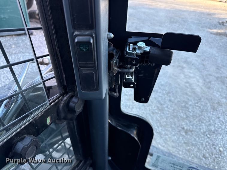 image for item EC4568 2011 New holland L218 skid steer loader