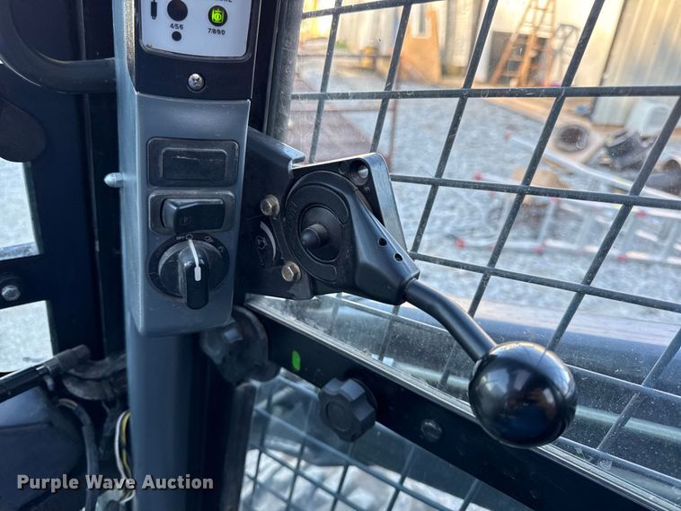 image for item EC4568 2011 New holland L218 skid steer loader