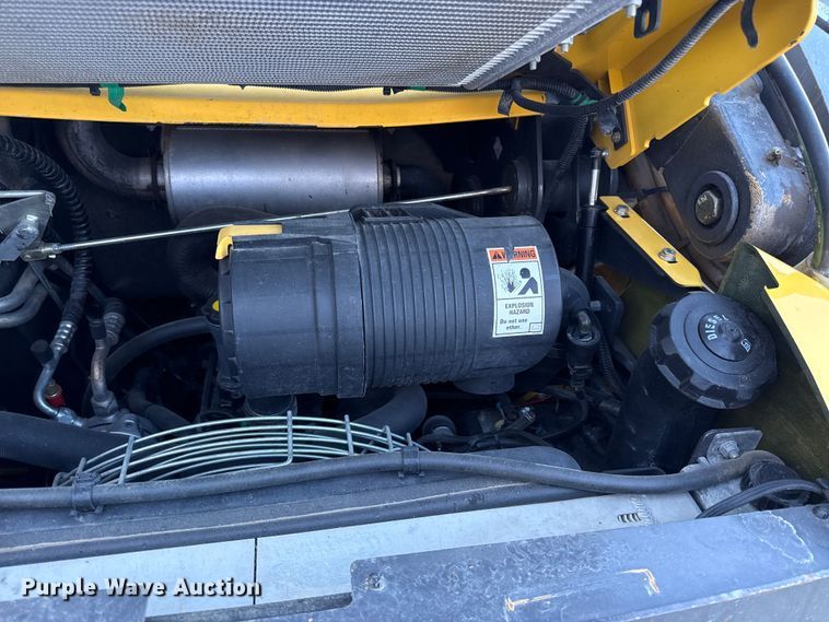 image for item EC4568 2011 New holland L218 skid steer loader