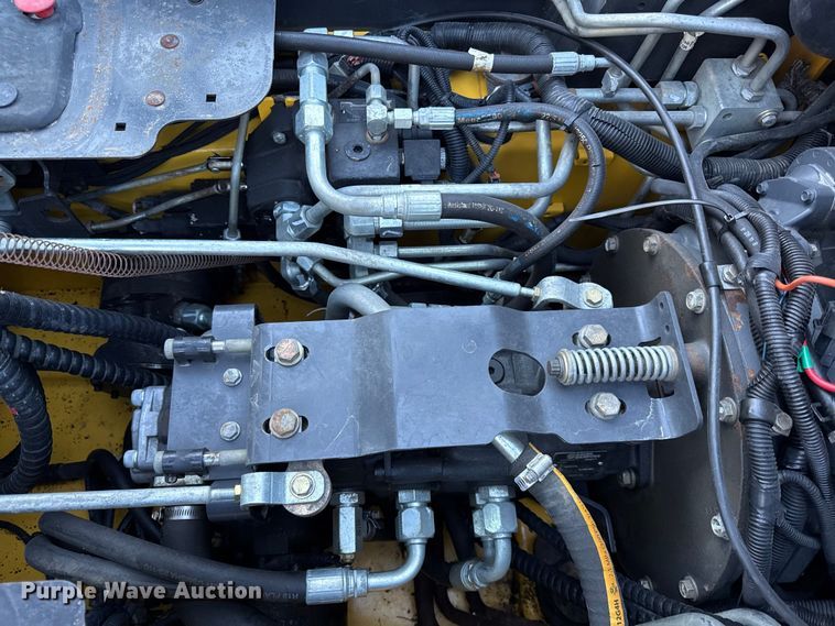 image for item EC4568 2011 New holland L218 skid steer loader