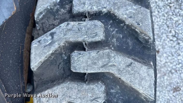 image for item EC4568 2011 New holland L218 skid steer loader