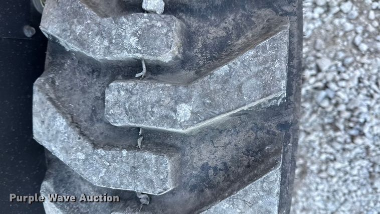 image for item EC4568 2011 New holland L218 skid steer loader