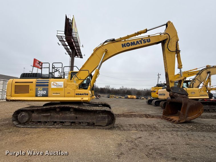 image for item EC4569 2017 Komatsu PC360LI-11 excavator