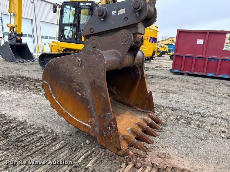 image for item EC4569 2017 Komatsu PC360LI-11 excavator