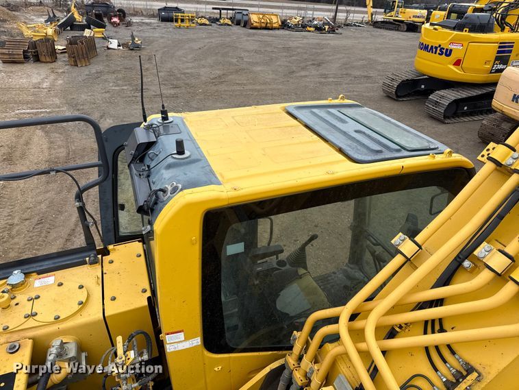 image for item EC4569 2017 Komatsu PC360LI-11 excavator