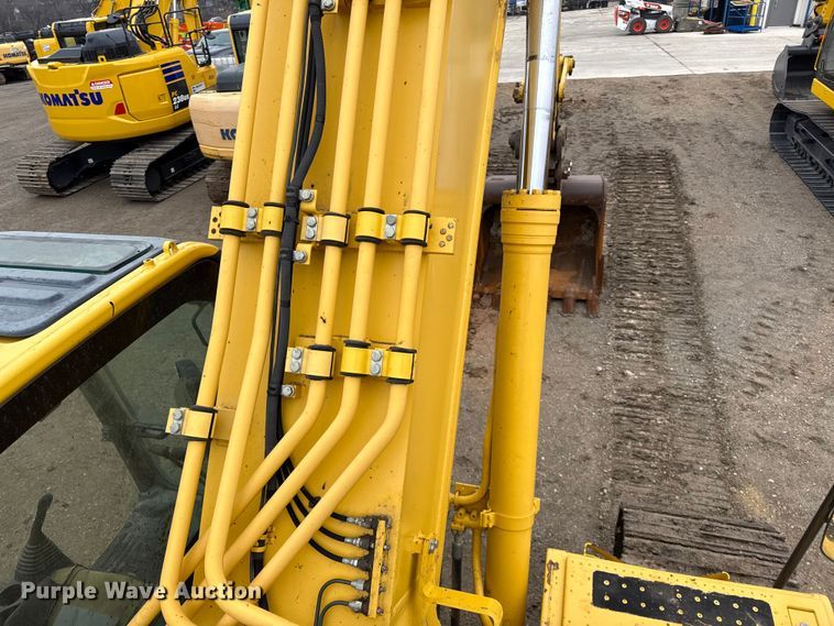 image for item EC4569 2017 Komatsu PC360LI-11 excavator