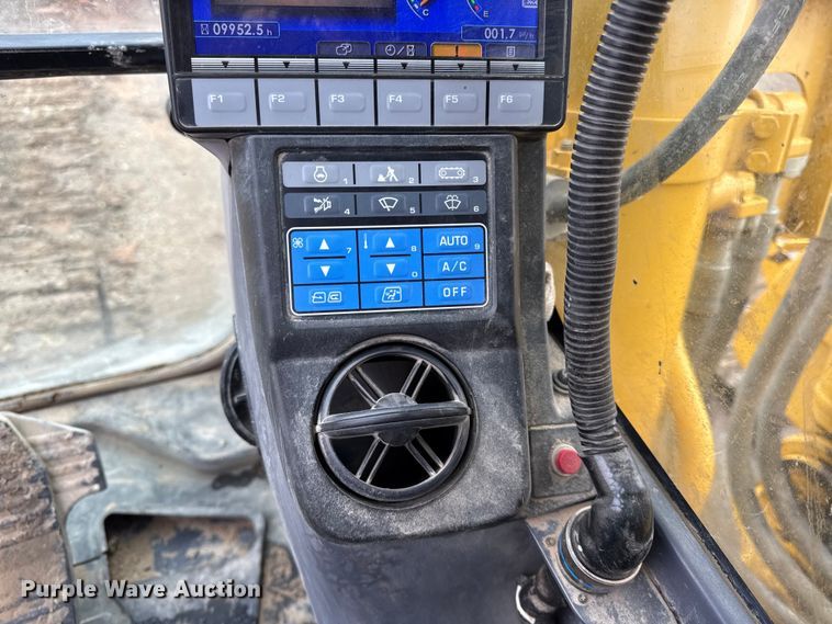 image for item EC4569 2017 Komatsu PC360LI-11 excavator