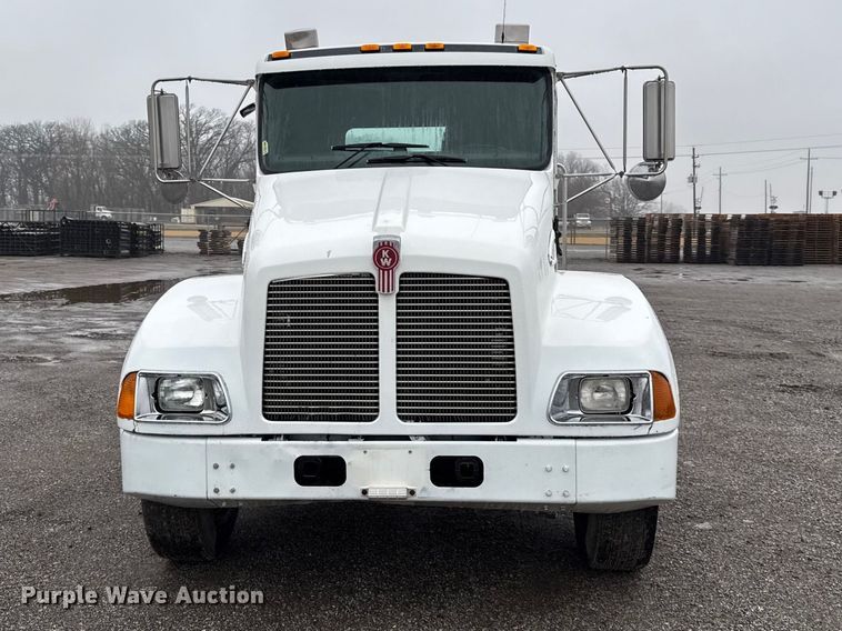 image for item EC4570 2003 Kenworth T300 truck cab and chassis
