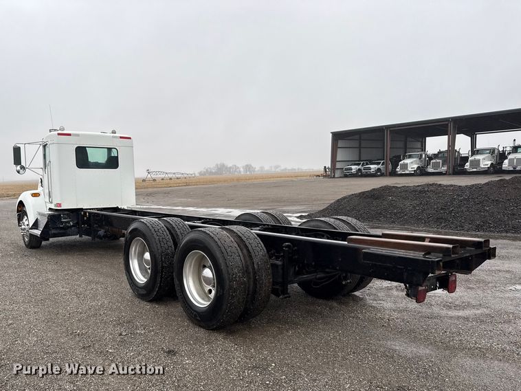 image for item EC4570 2003 Kenworth T300 truck cab and chassis