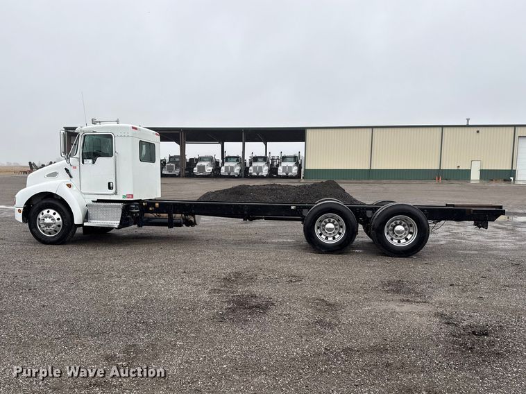image for item EC4570 2003 Kenworth T300 truck cab and chassis