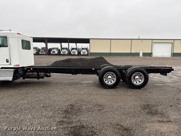 image for item EC4570 2003 Kenworth T300 truck cab and chassis