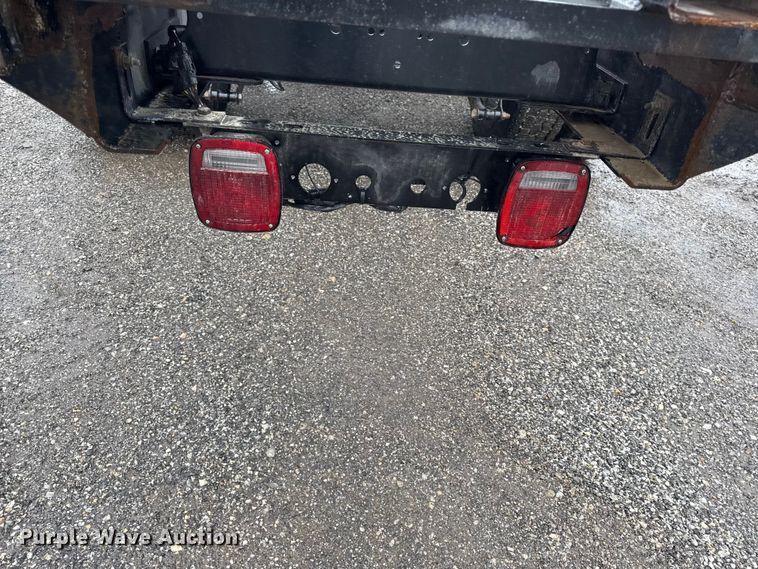 image for item EC4570 2003 Kenworth T300 truck cab and chassis