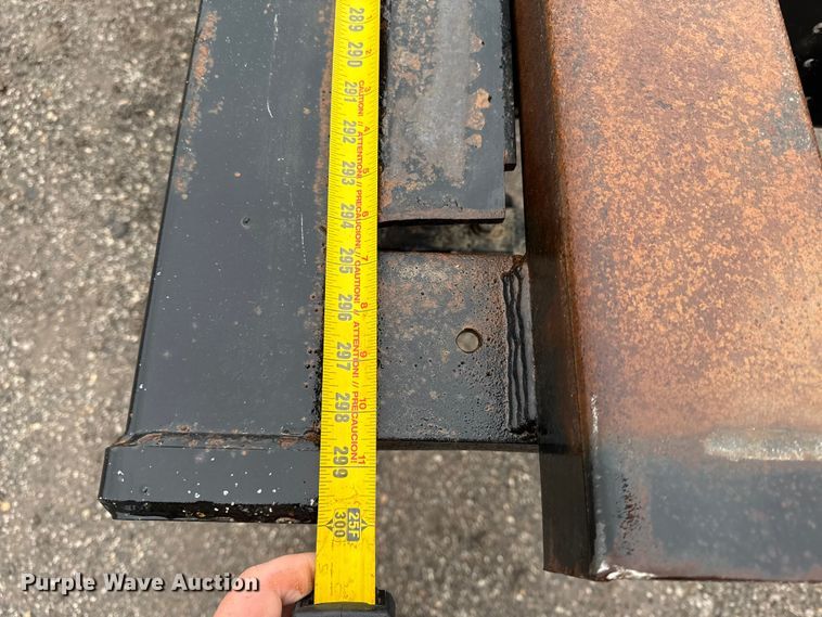 image for item EC4570 2003 Kenworth T300 truck cab and chassis