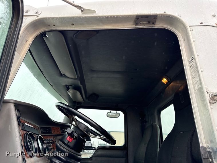 image for item EC4570 2003 Kenworth T300 truck cab and chassis