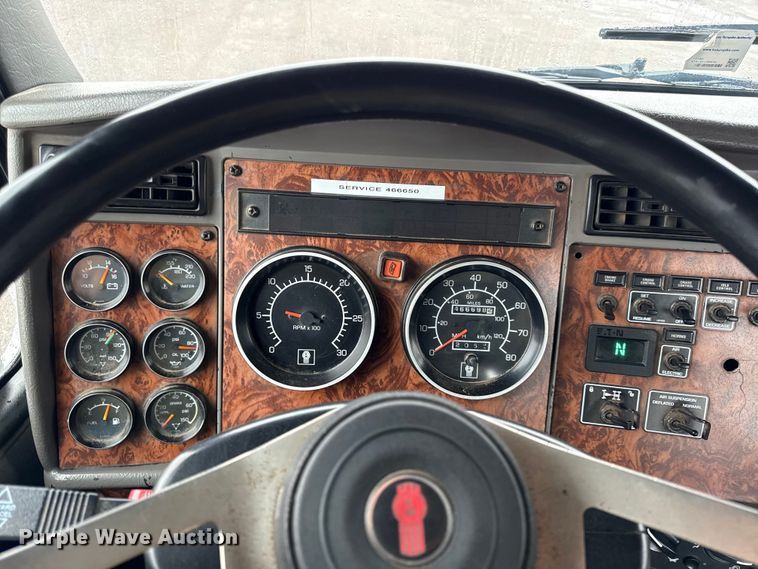 image for item EC4570 2003 Kenworth T300 truck cab and chassis