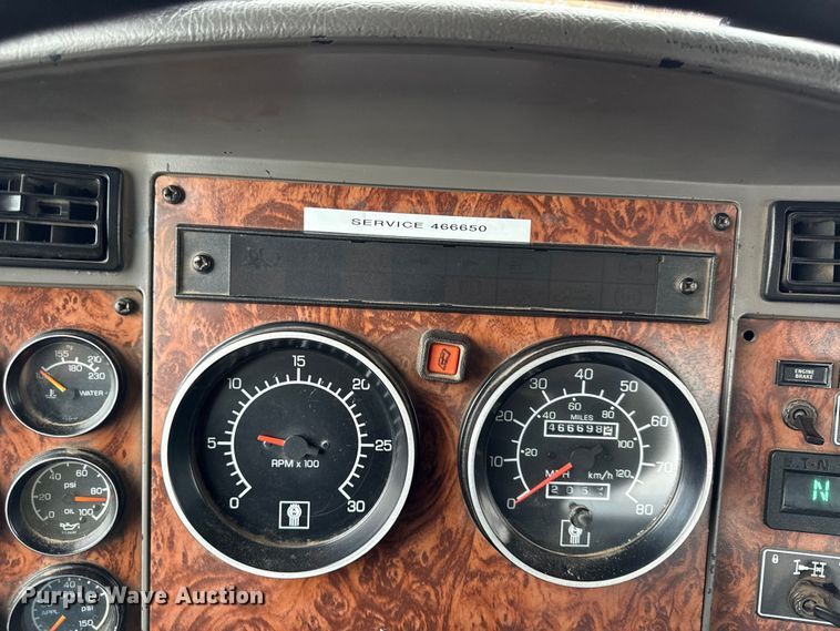 image for item EC4570 2003 Kenworth T300 truck cab and chassis