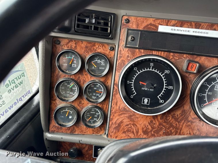 image for item EC4570 2003 Kenworth T300 truck cab and chassis