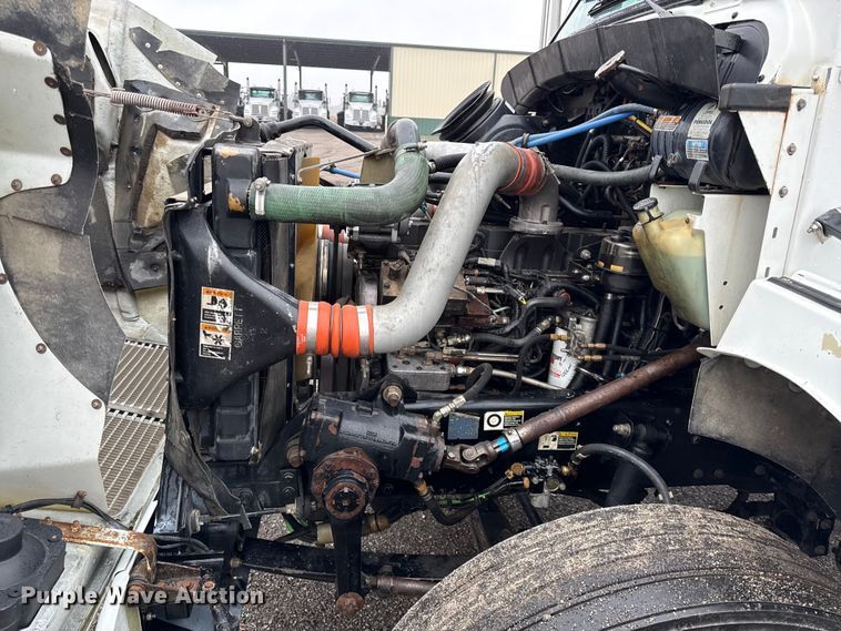 image for item EC4570 2003 Kenworth T300 truck cab and chassis