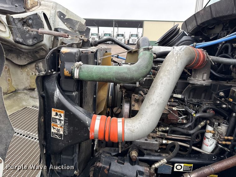 image for item EC4570 2003 Kenworth T300 truck cab and chassis