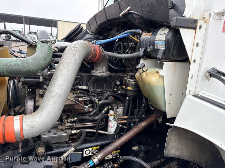 image for item EC4570 2003 Kenworth T300 truck cab and chassis