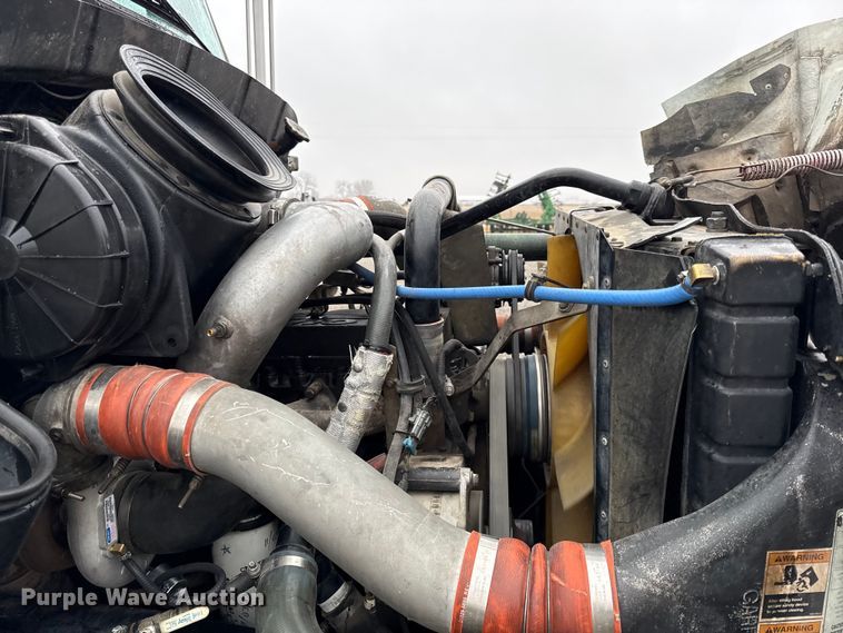 image for item EC4570 2003 Kenworth T300 truck cab and chassis