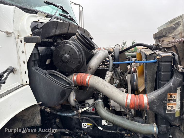 image for item EC4570 2003 Kenworth T300 truck cab and chassis