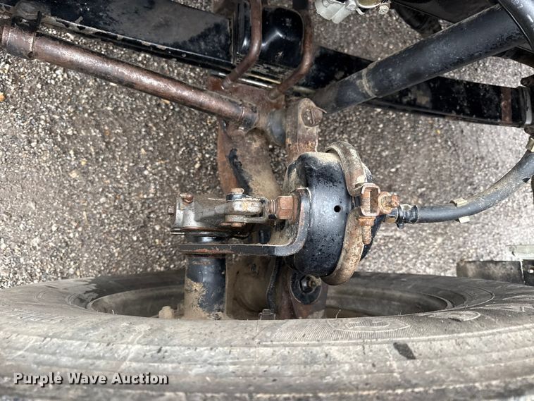 image for item EC4570 2003 Kenworth T300 truck cab and chassis