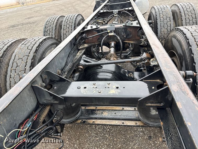 image for item EC4570 2003 Kenworth T300 truck cab and chassis