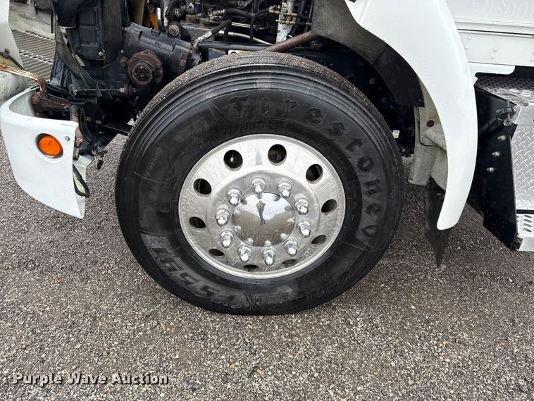 image for item EC4570 2003 Kenworth T300 truck cab and chassis