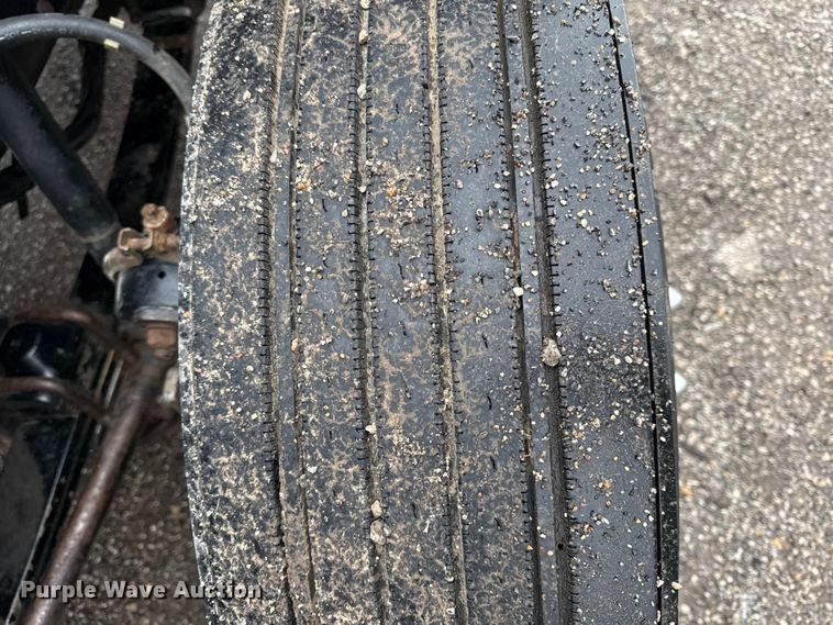 image for item EC4570 2003 Kenworth T300 truck cab and chassis