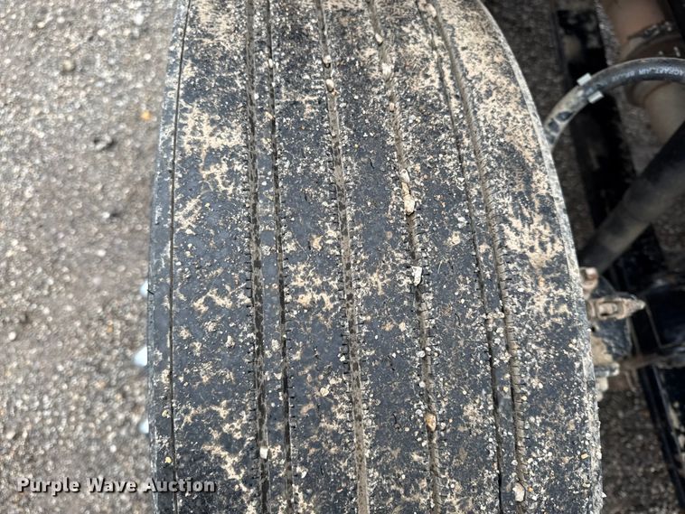 image for item EC4570 2003 Kenworth T300 truck cab and chassis